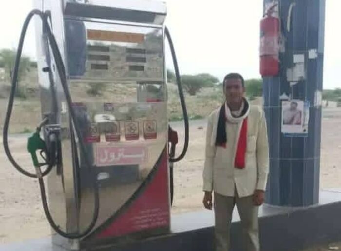 استهداف محطة وقود بقنبلة يدوية يودي بحياة عامل غربي قعطبة